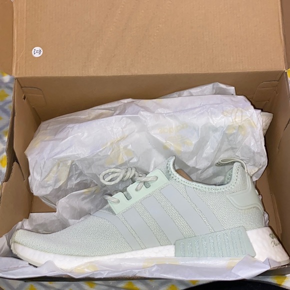 Adidas NMD _R1 women size 9 - Picture 1 of 7